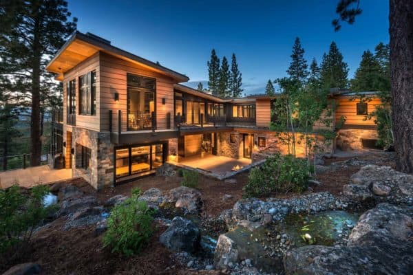 featured posts image for Northern California mountain retreat displays impressive design details