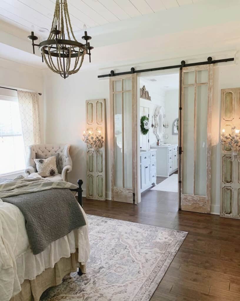 32 Absolutely Stunning Farmhouse Style Bedroom Design Ideas To inspire