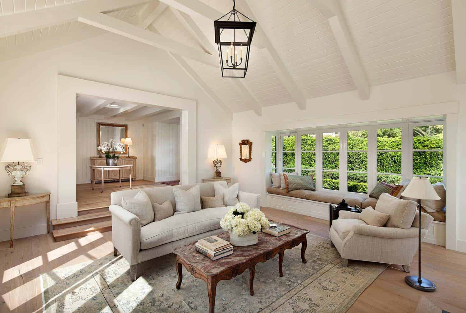 farmhouse-living-room
