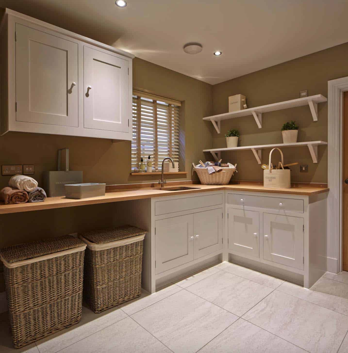 farmhouse-style-laundry-room