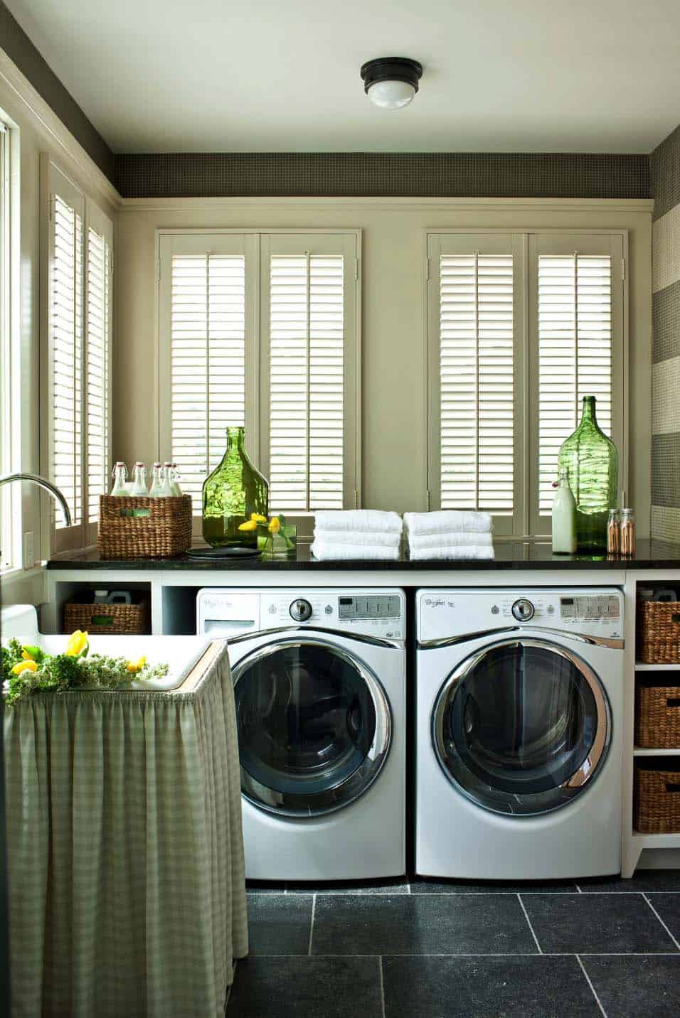 farmhouse-style-laundry-room