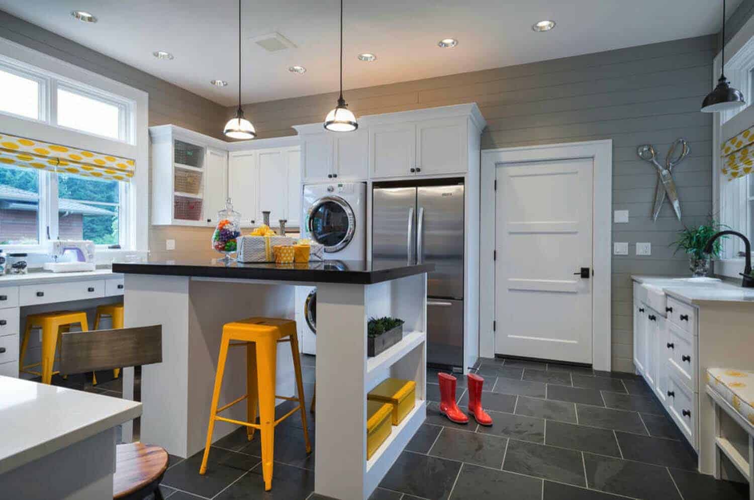 farmhouse-style-laundry-room