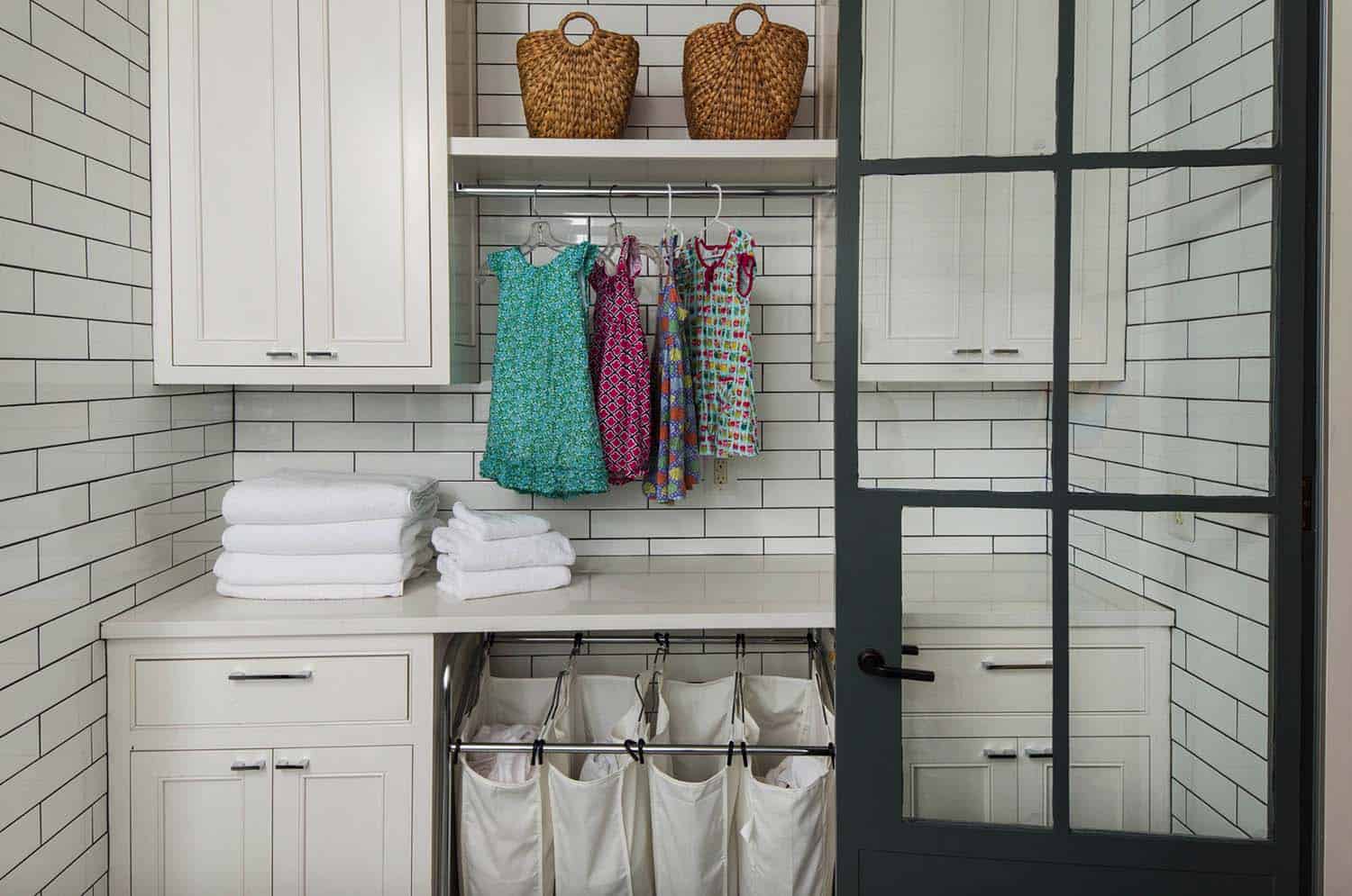 farmhouse-style-laundry-room