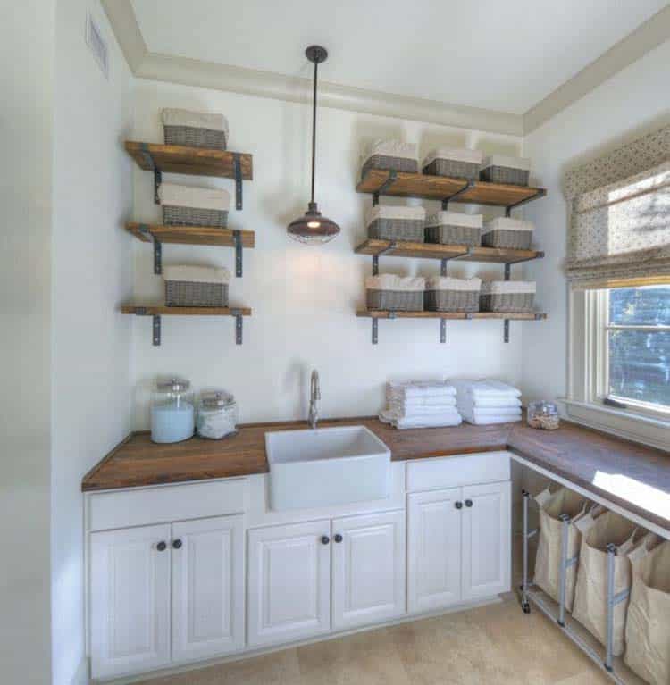 farmhouse-style-laundry-room