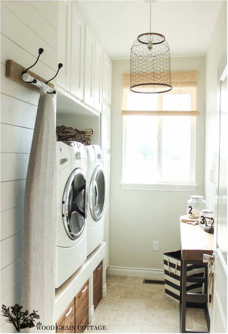 farmhouse-style-laundry-room