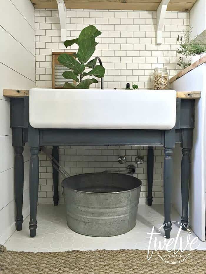 farmhouse-style-laundry-room