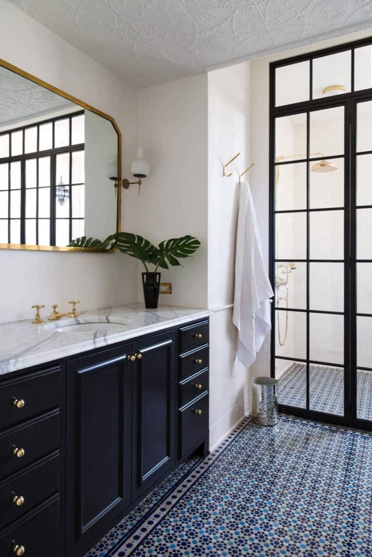 25+ Incredibly stylish black and white bathroom ideas to inspire