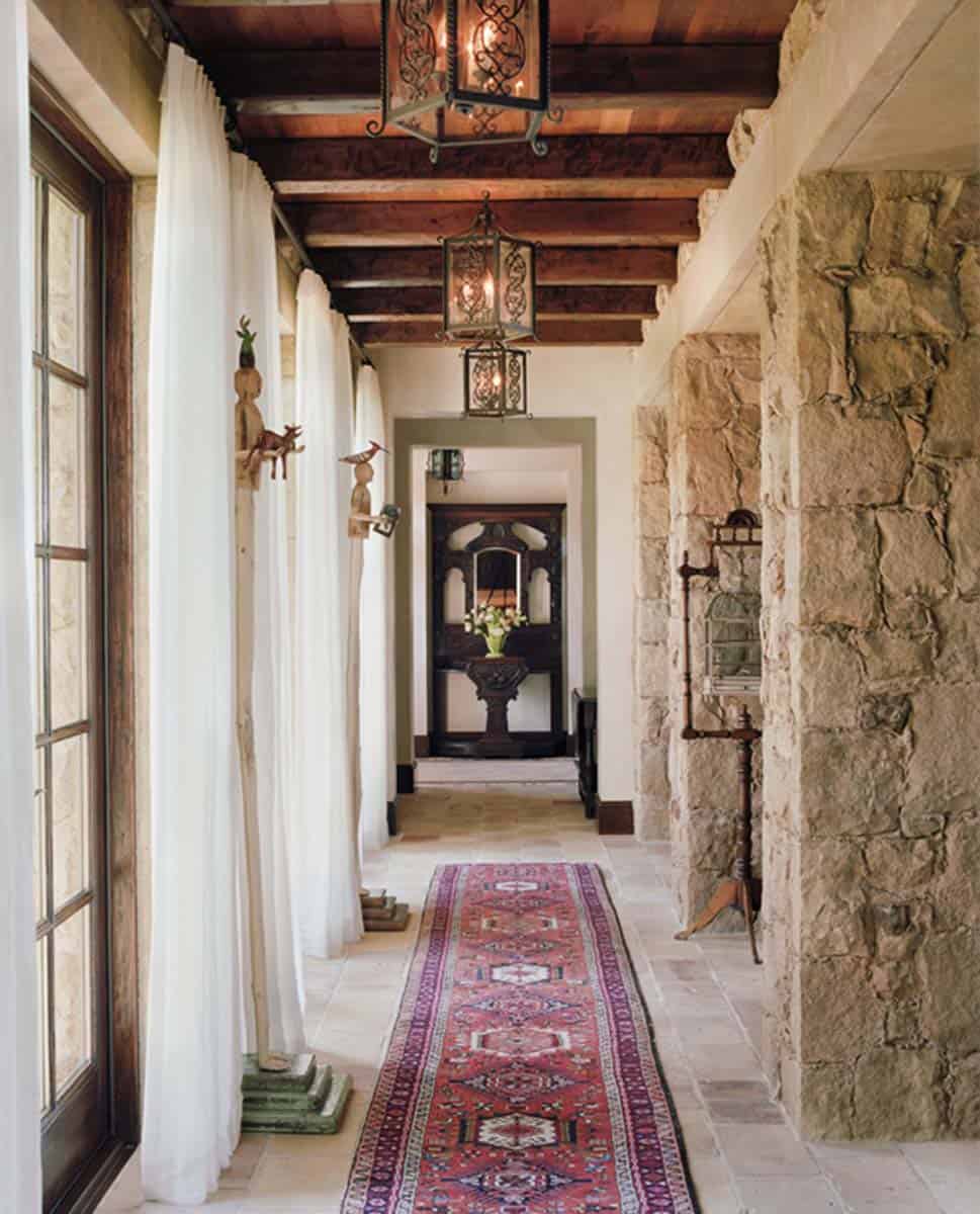 farmhouse-mediterranean-hall