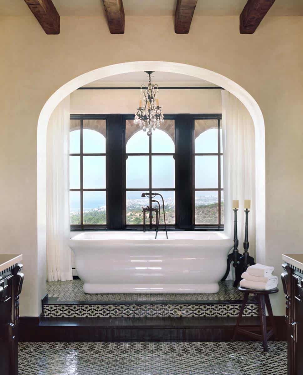 farmhouse-traditional-bathroom