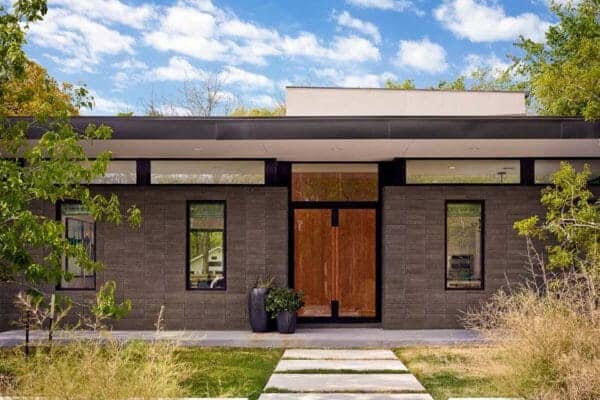 featured posts image for Midcentury modern home offers fabulous indoor-outdoor connection in Austin