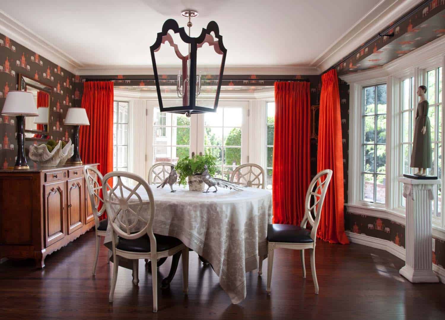 traditional-dining-room