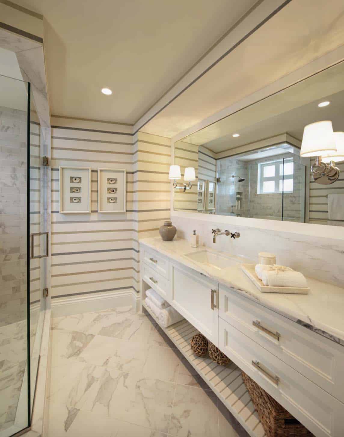 beach-style-bathroom