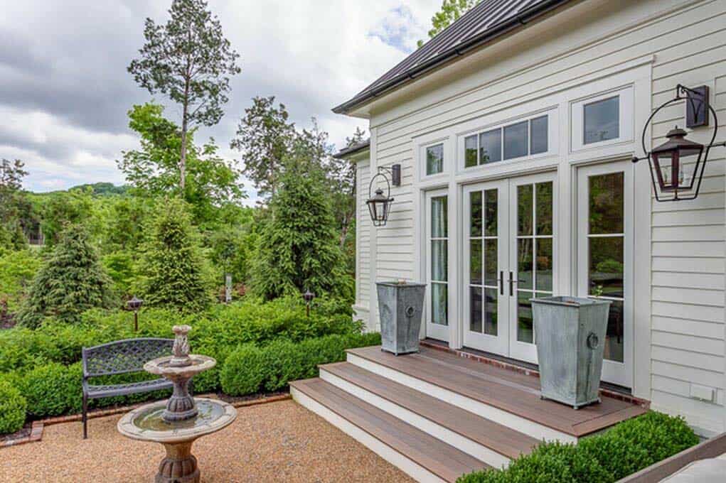 transitional-patio