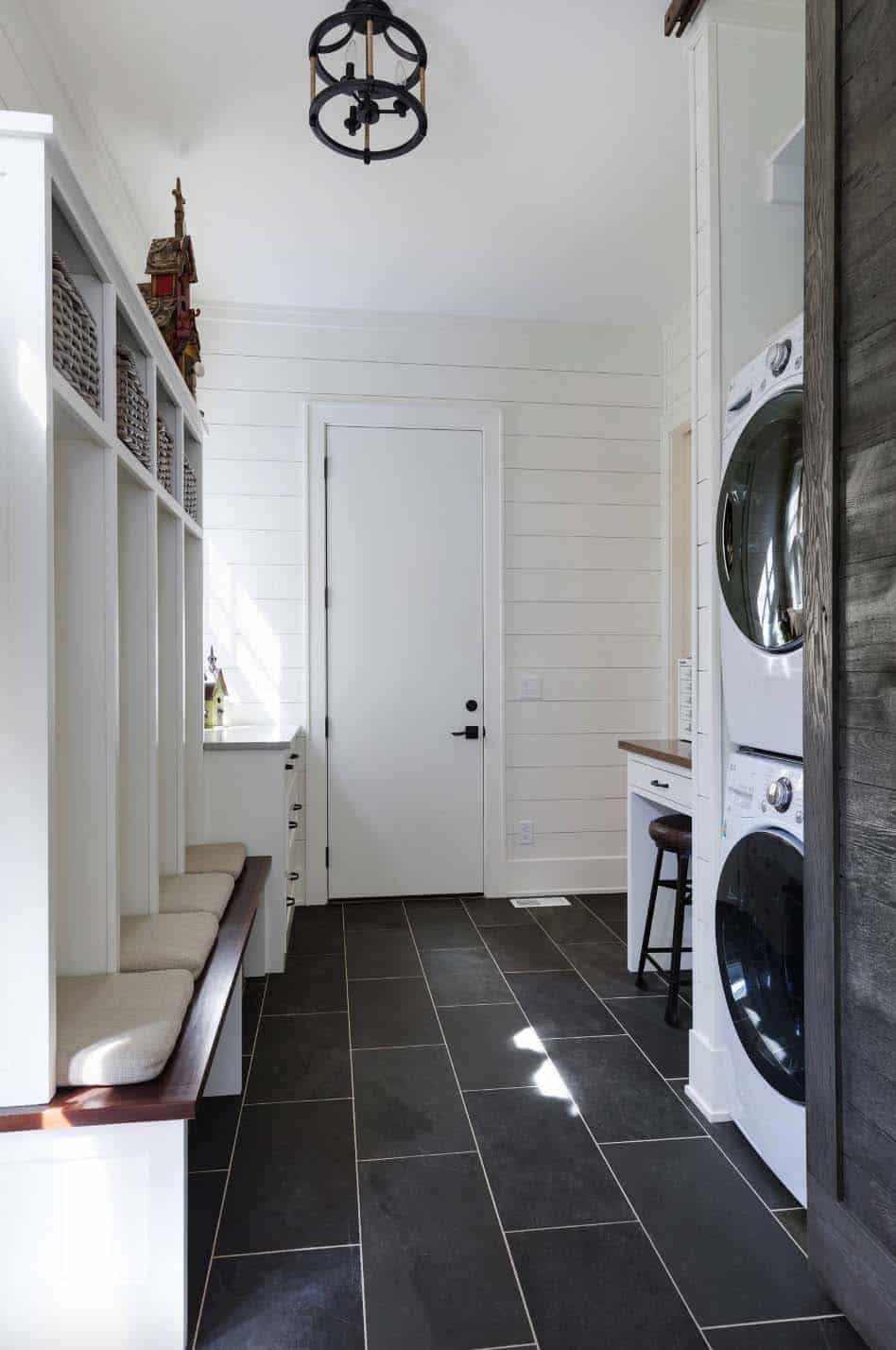 beach-style-laundry-room