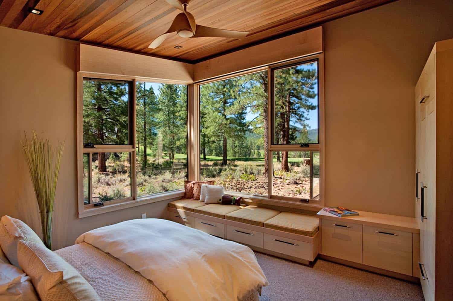 rustic-home-bedroom