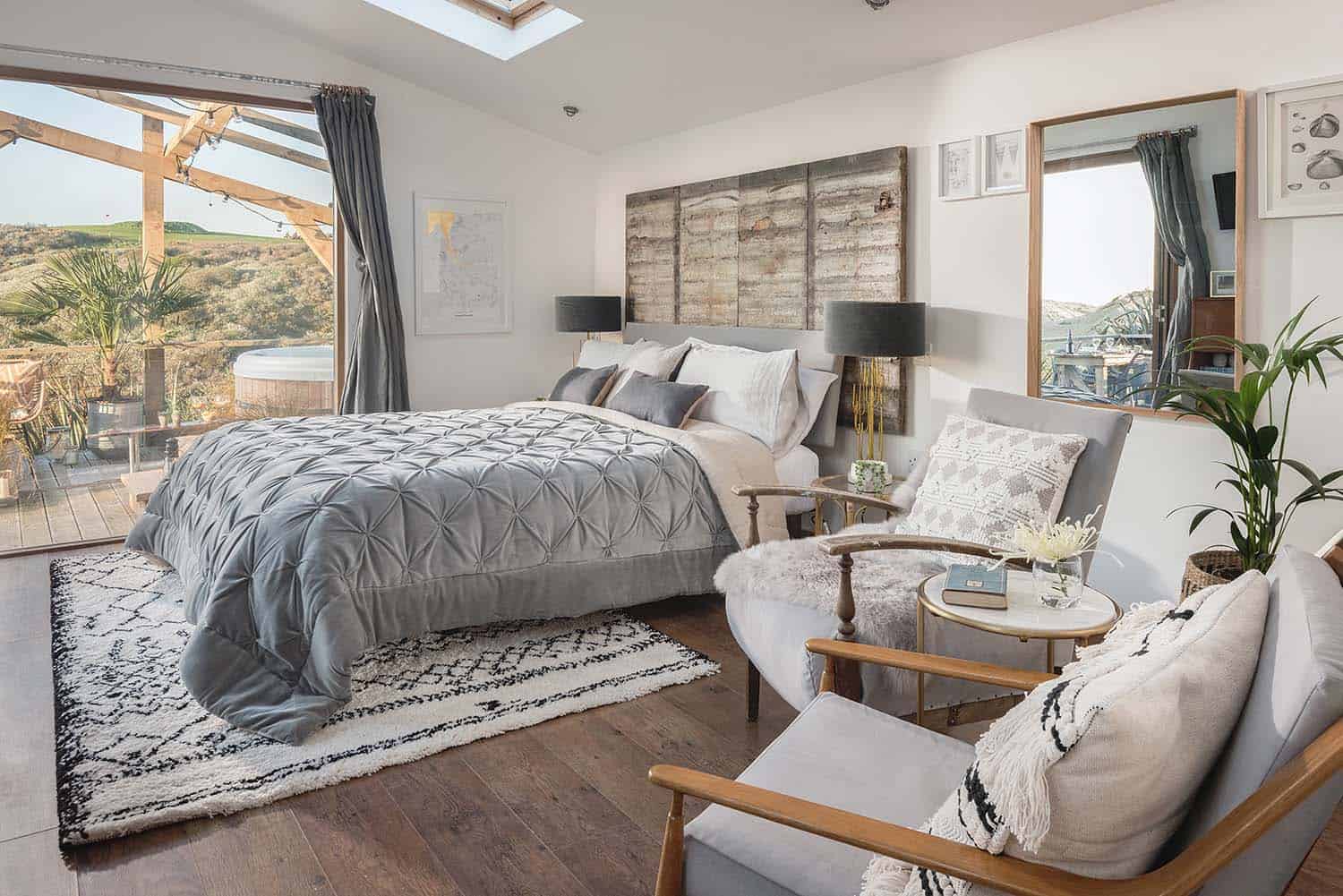 cottage-style-bedroom
