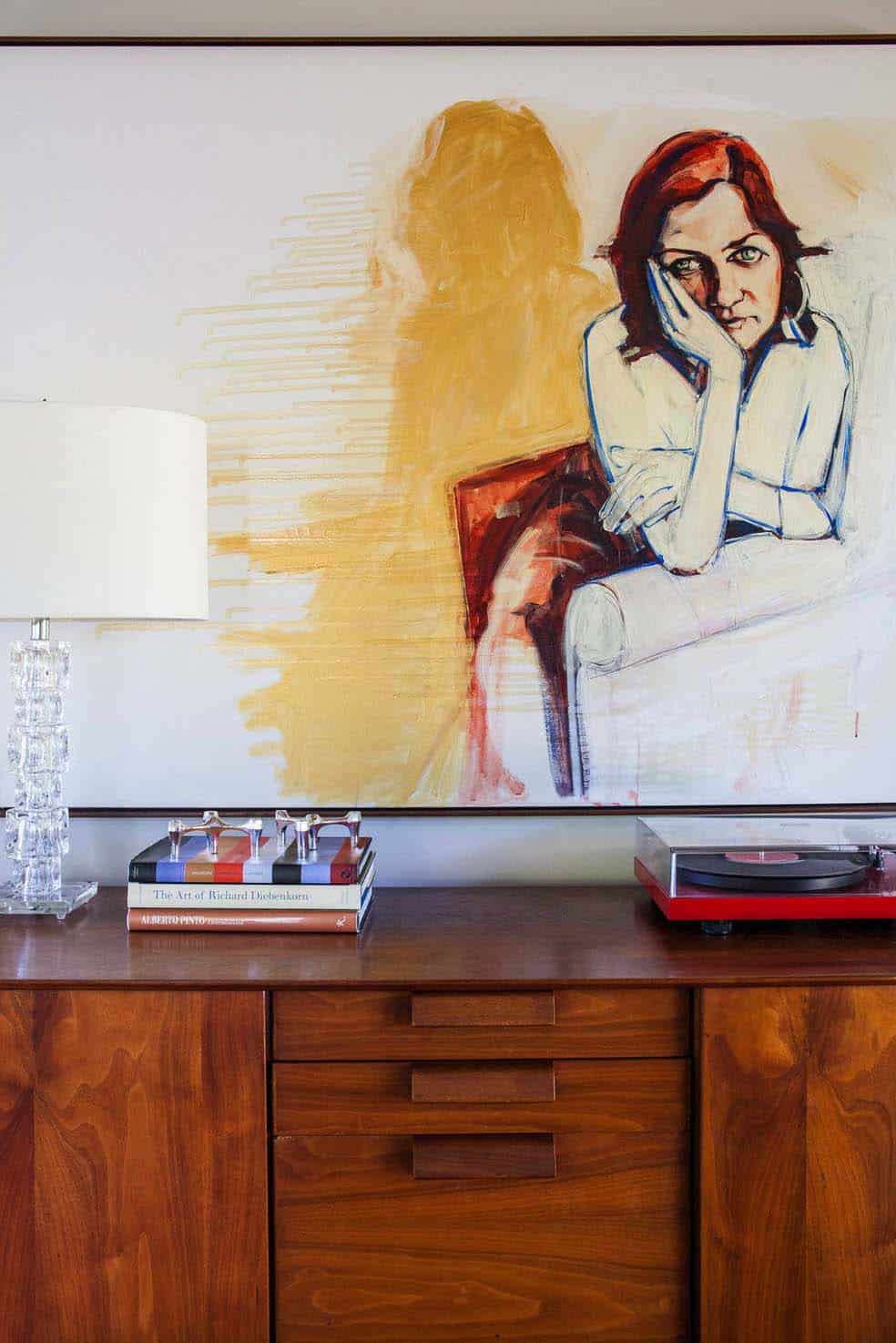 midcentury-family-room