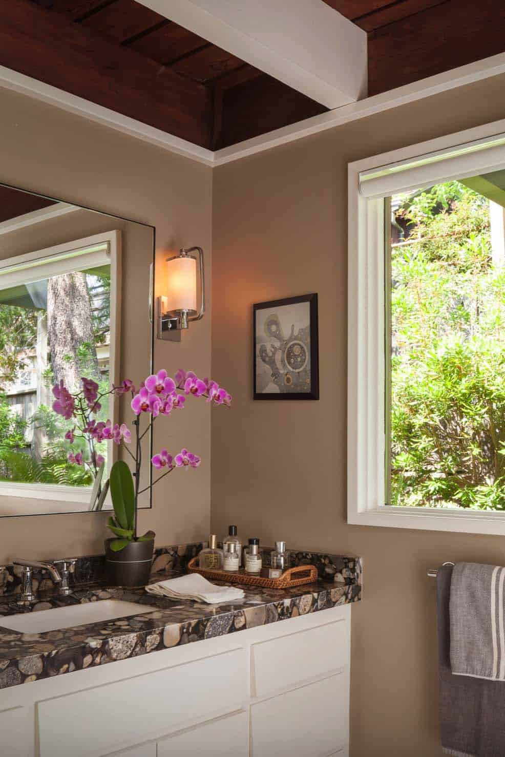 midcentury-bathroom