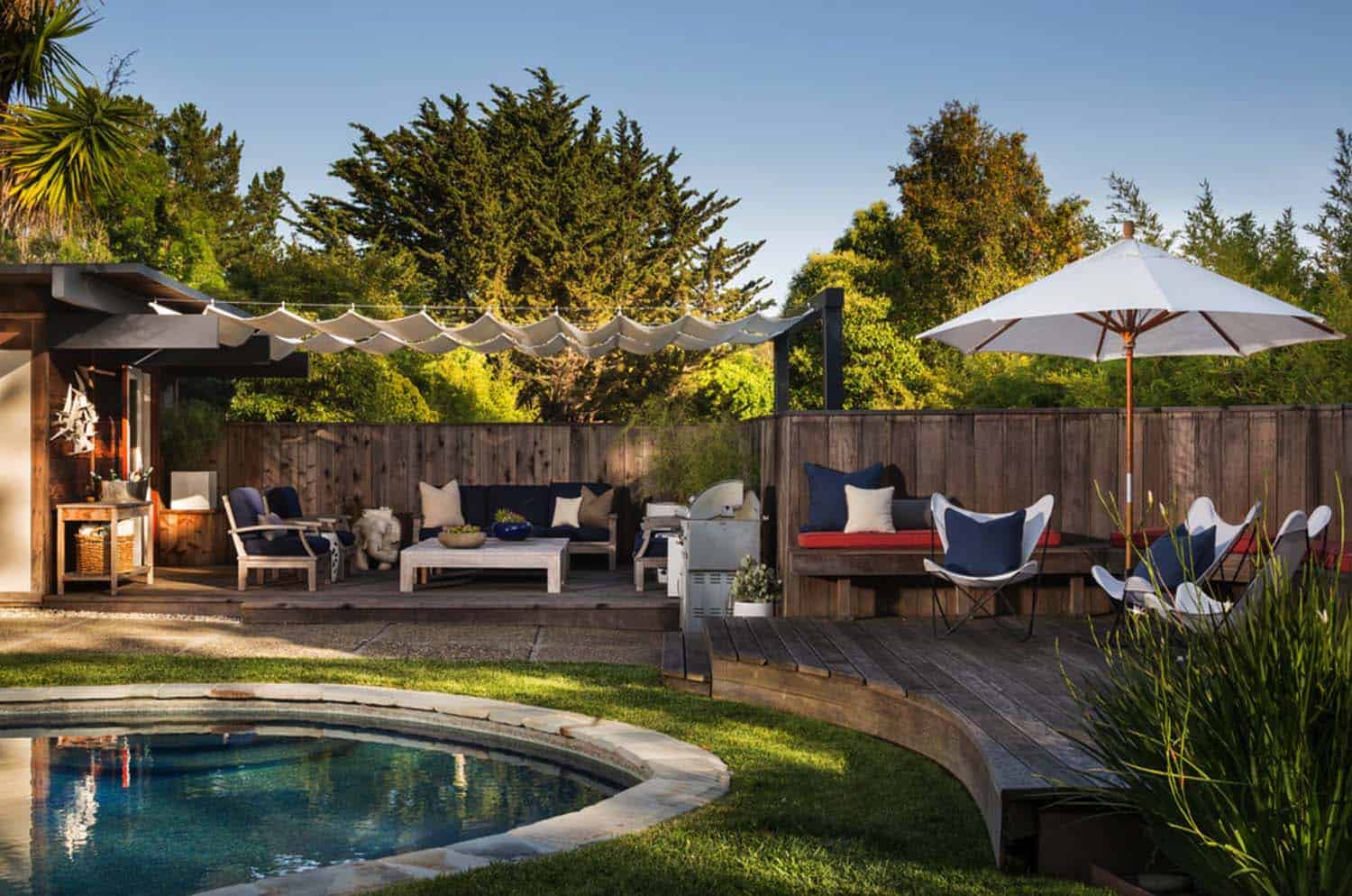 midcentury-deck