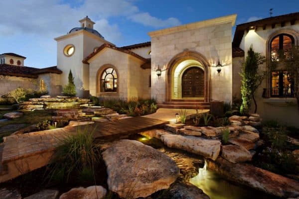 featured posts image for Spanish-modern style home showcases gorgeous details in Texas