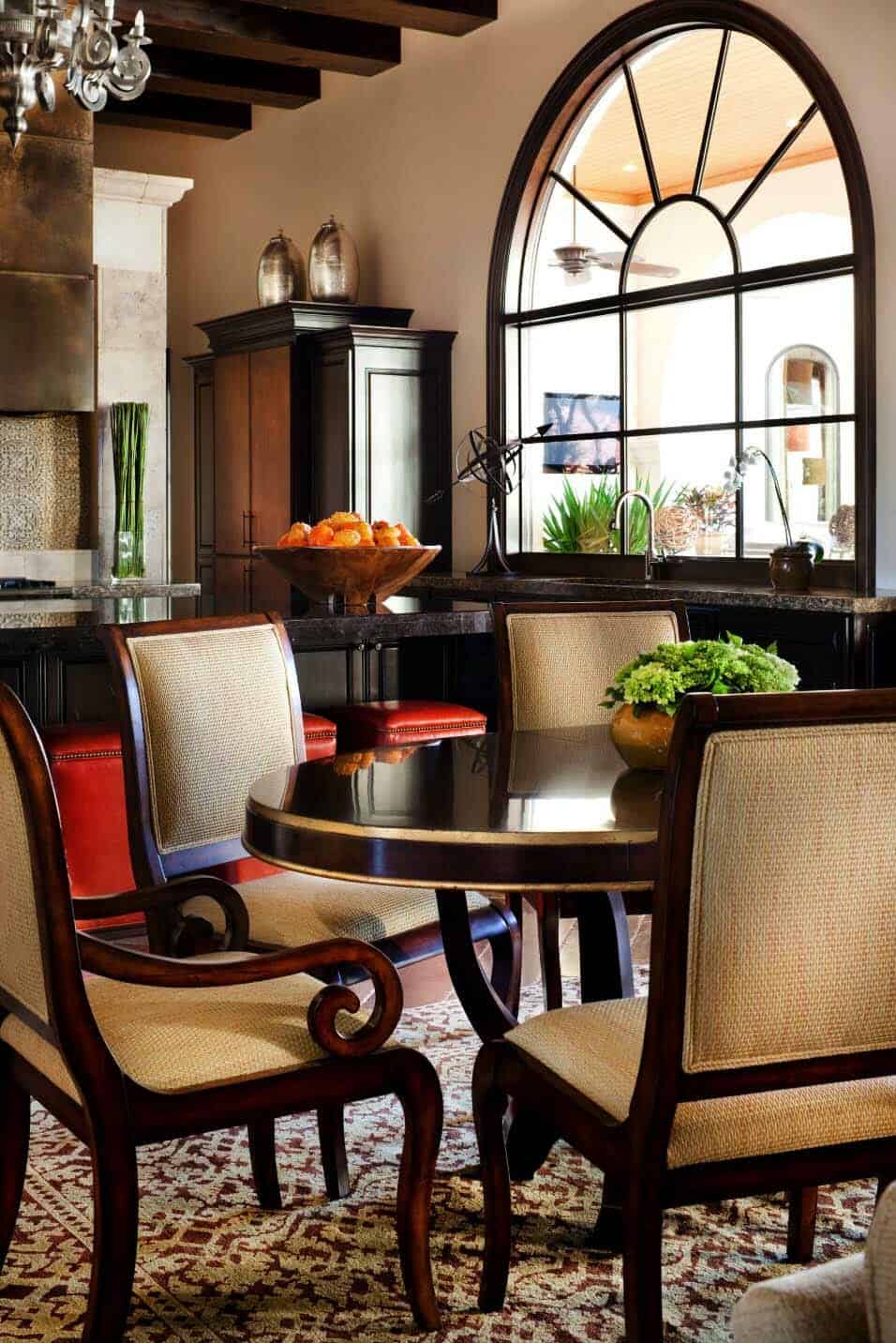 mediterranean-dining-room