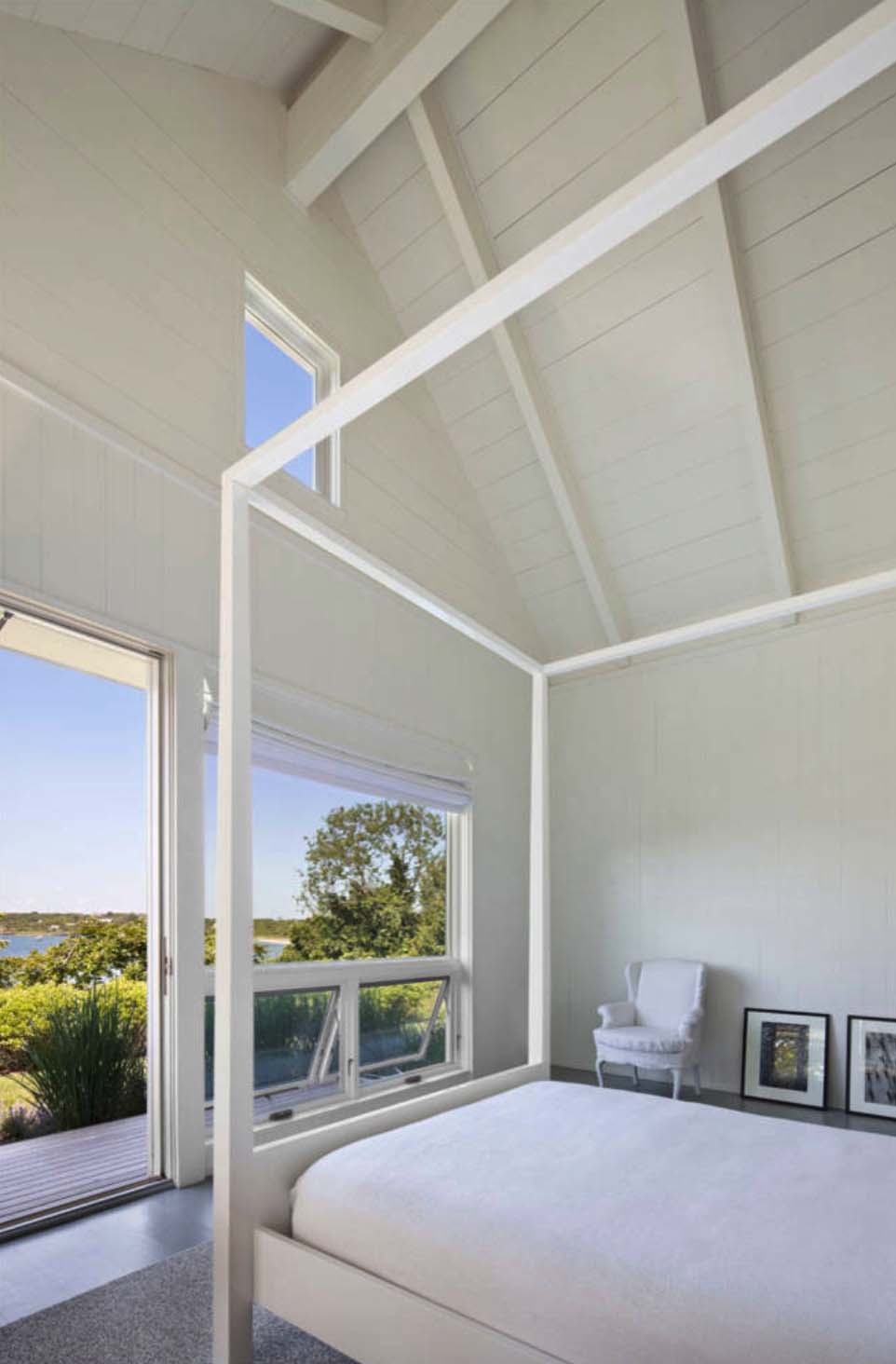 beach-style-bedroom