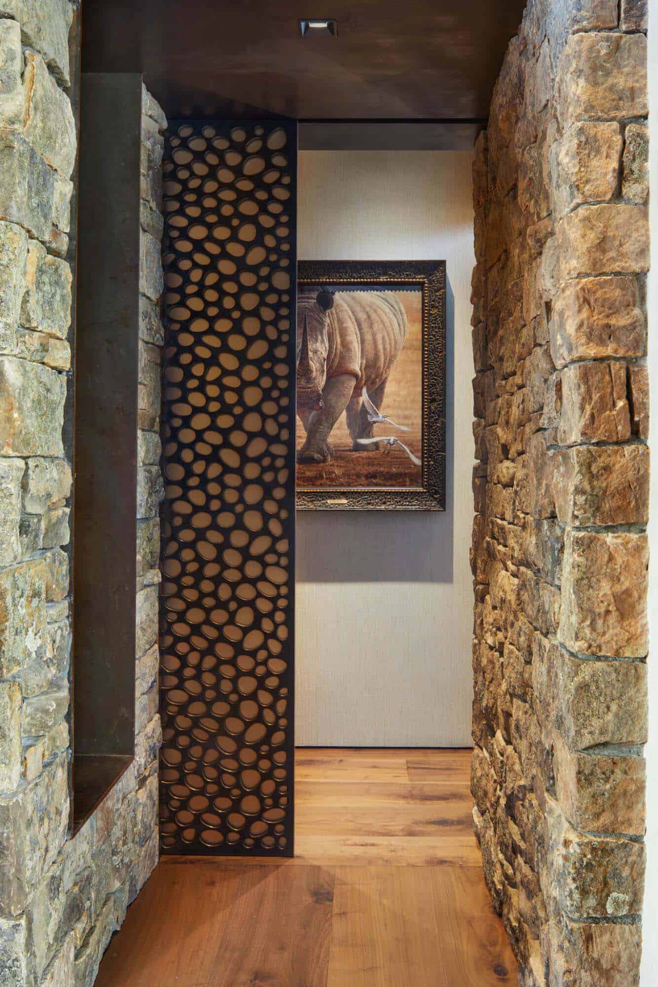rustic-mountain-home-hall