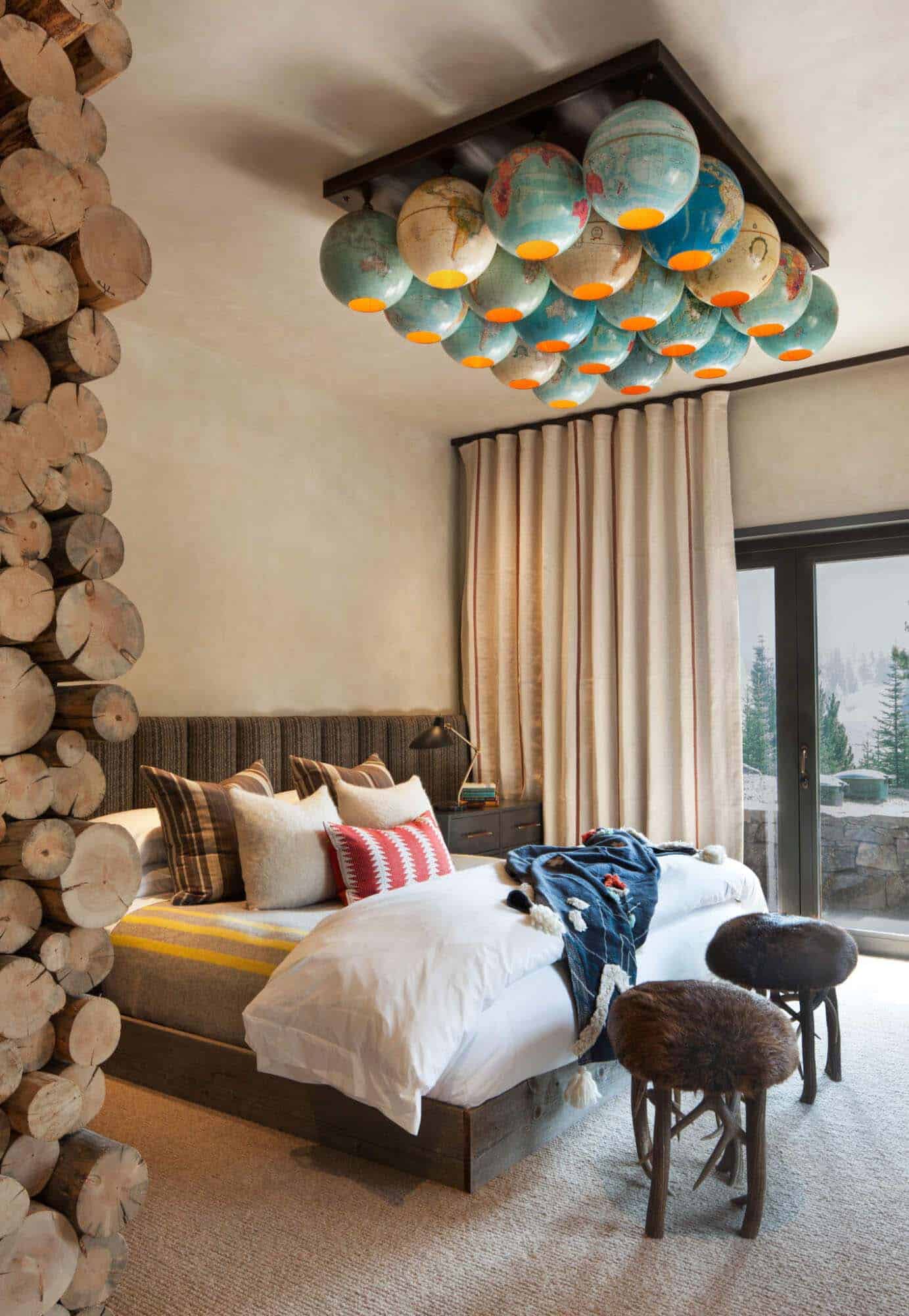 rustic-mountain-home-bedroom