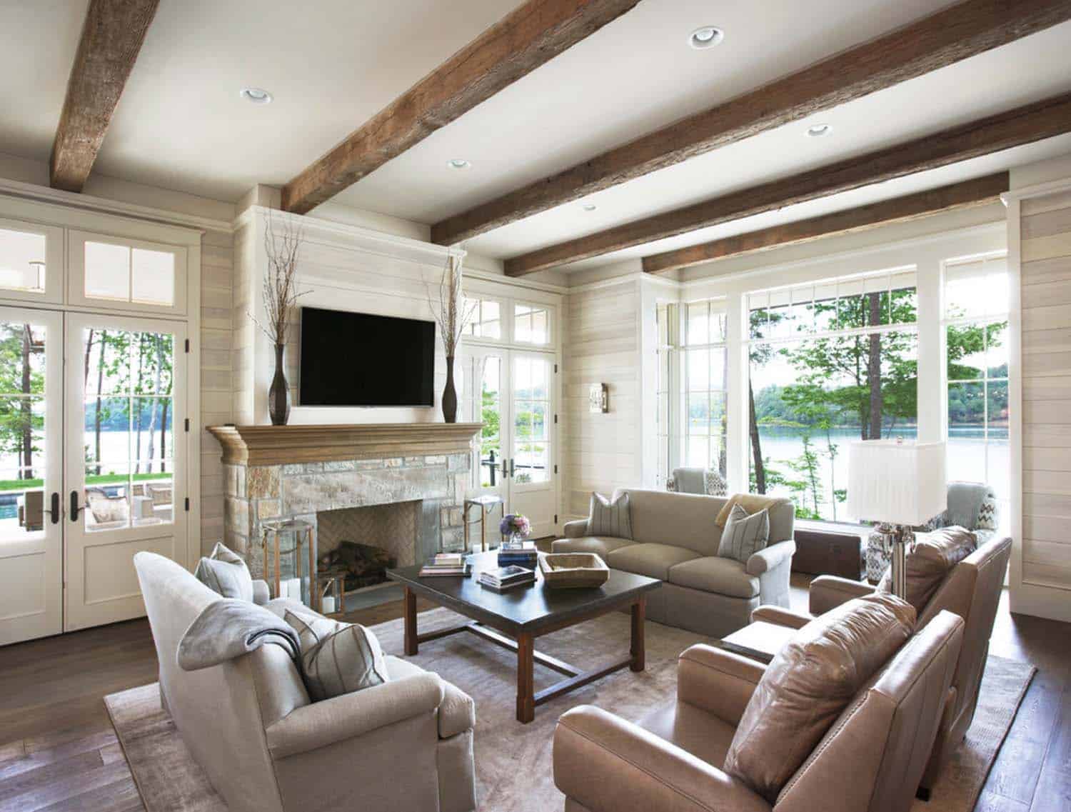waterfront-house-traditional-living-room