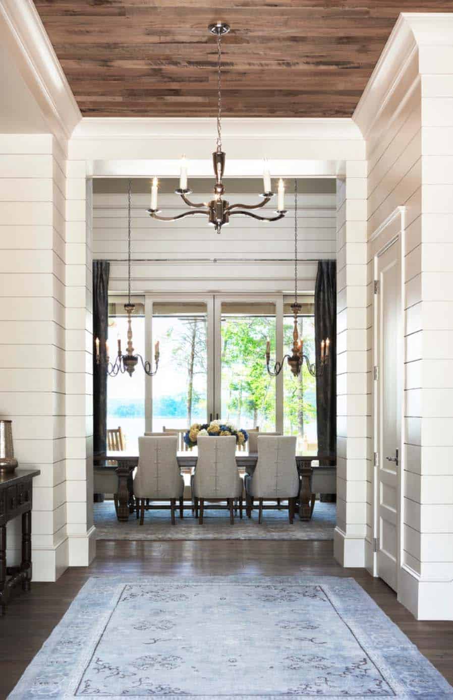 waterfront-house-traditional-dining-room
