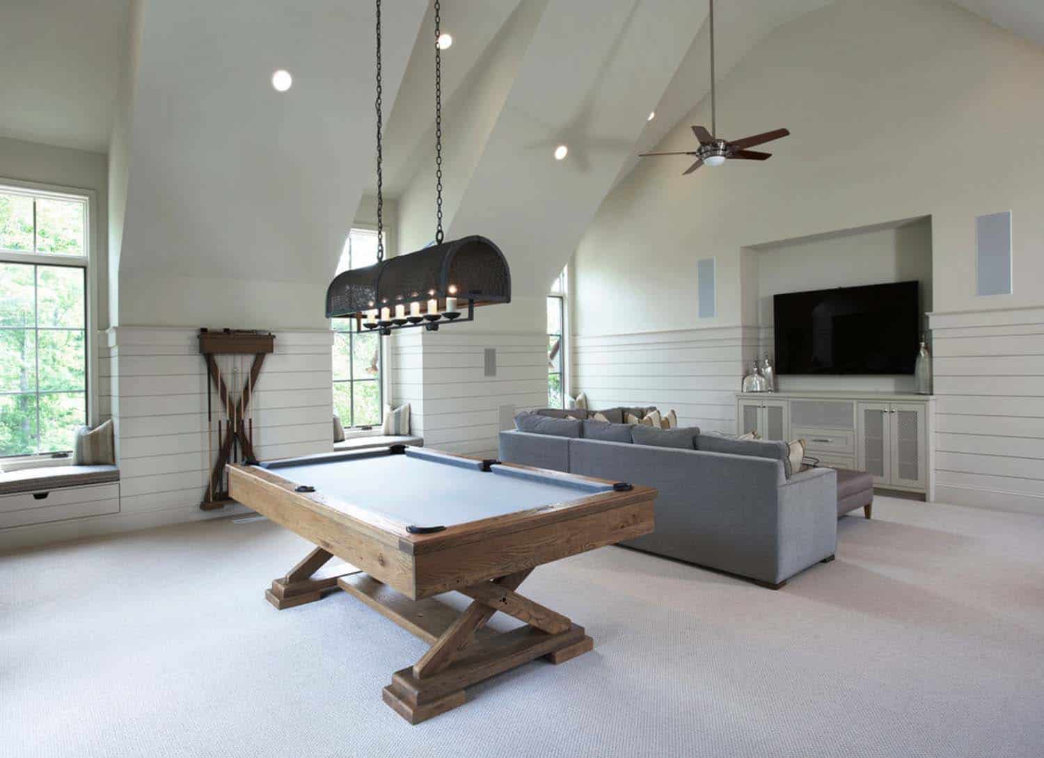 waterfront-house-traditional-family-room
