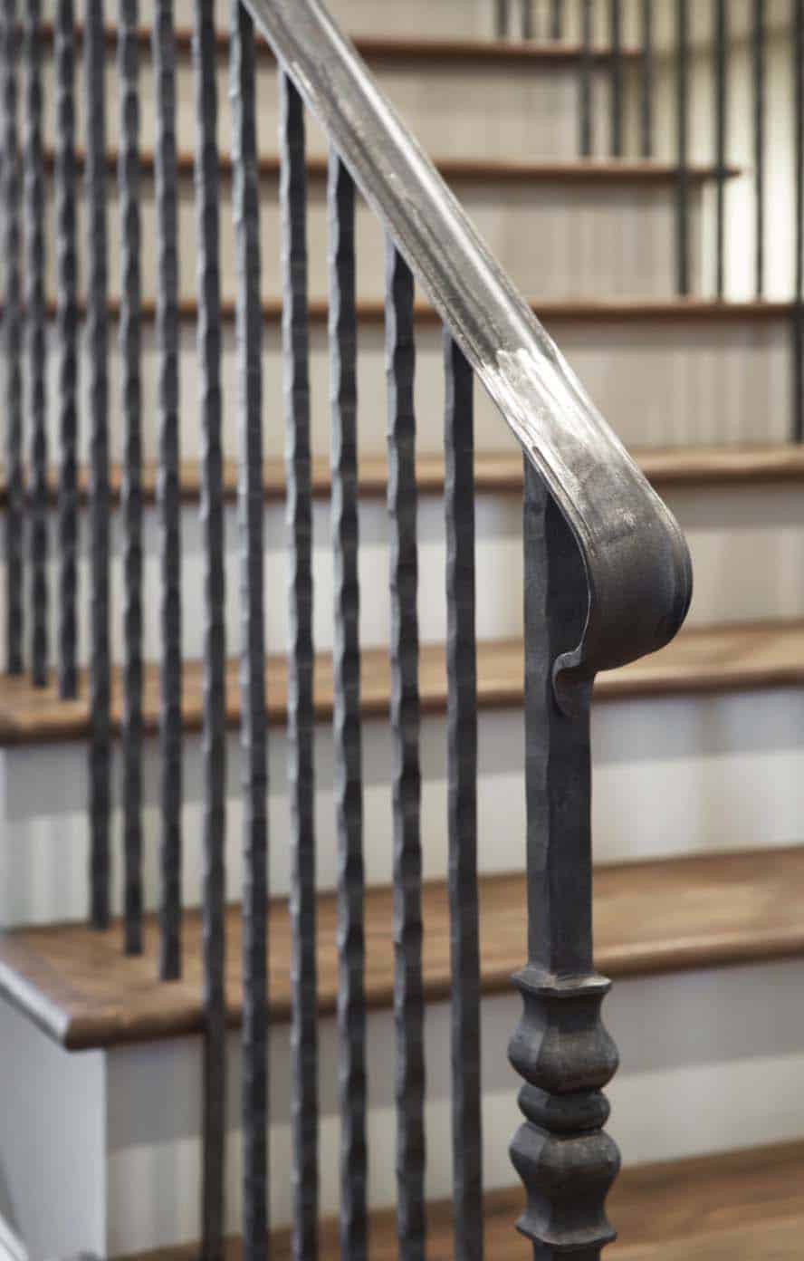 waterfront-house-traditional-staircase