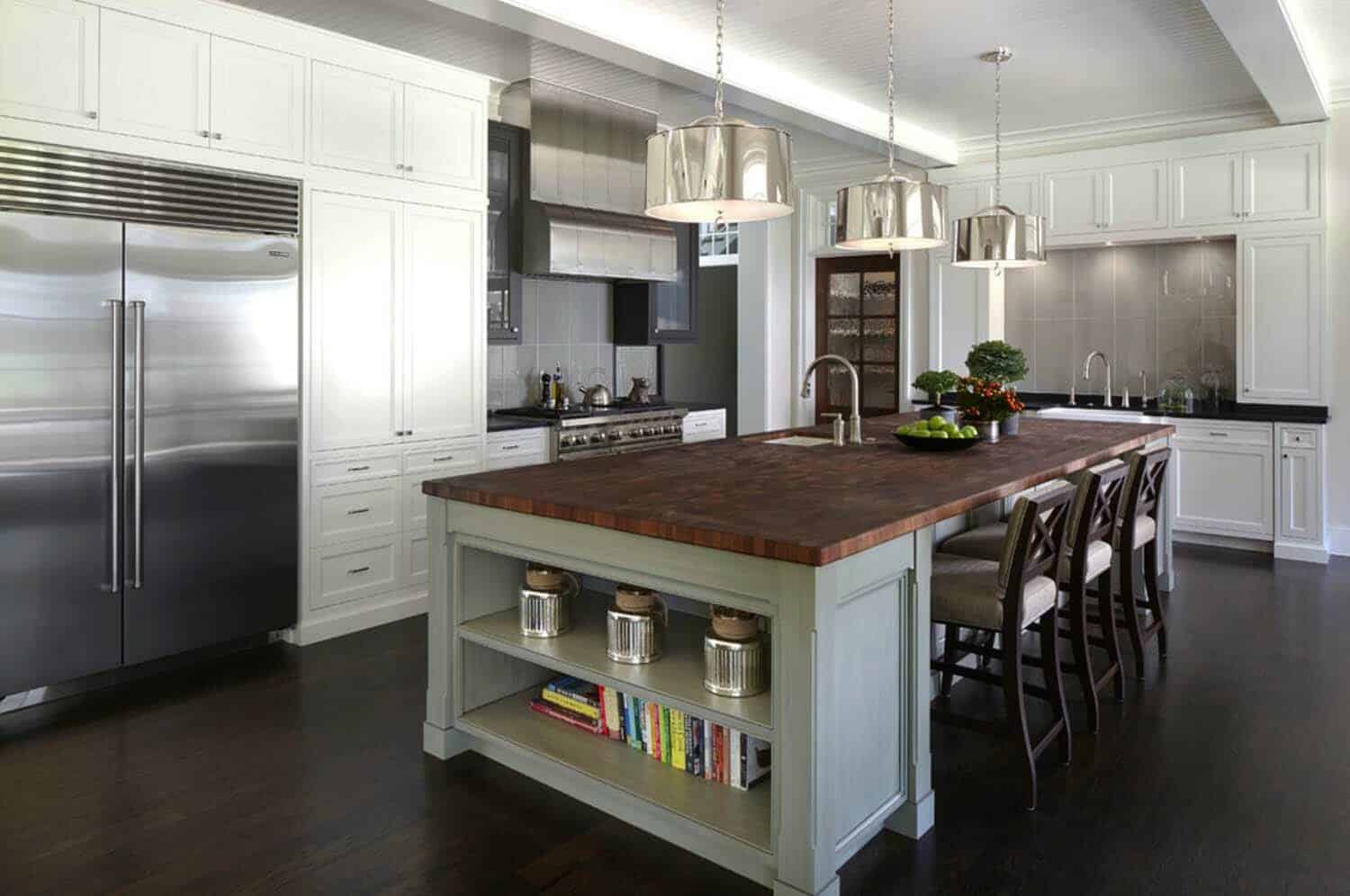 shingle-style-home-traditional-kitchen