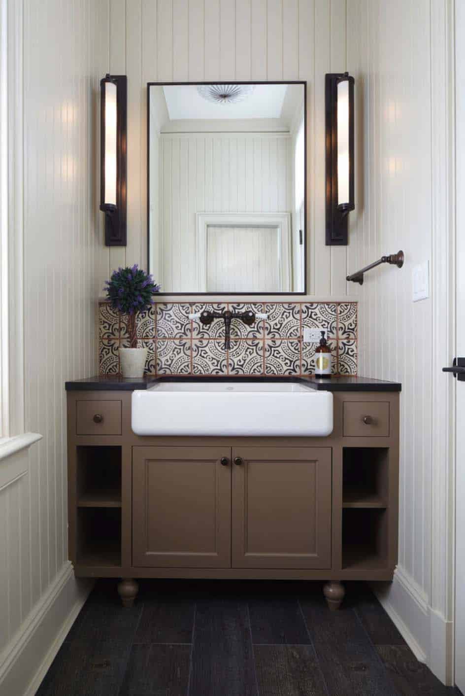 shingle-style-home-bathroom