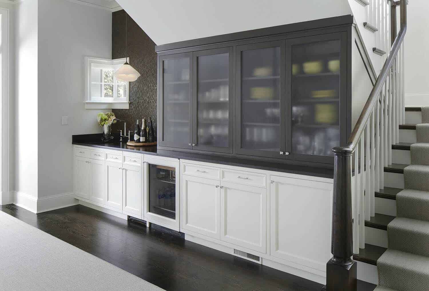 shingle-style-home-traditional-kitchen