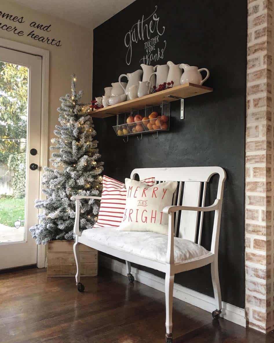 christmas-decorated-entryway-lighted-tree