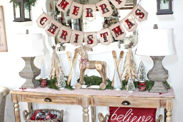 featured posts image for 25 Warm And Welcoming Christmas Decorated Entryway Ideas