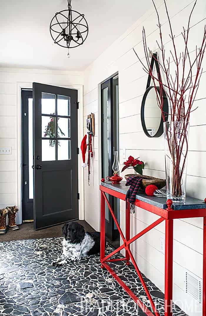 christmas-decorated-entryway-scandinavian-style