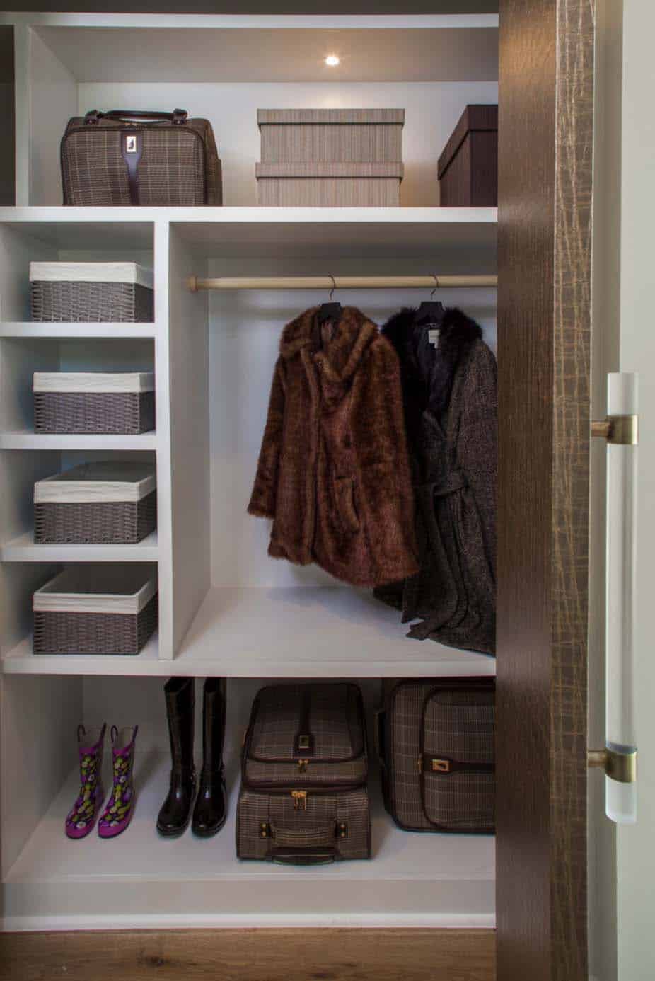 contemporary-closet