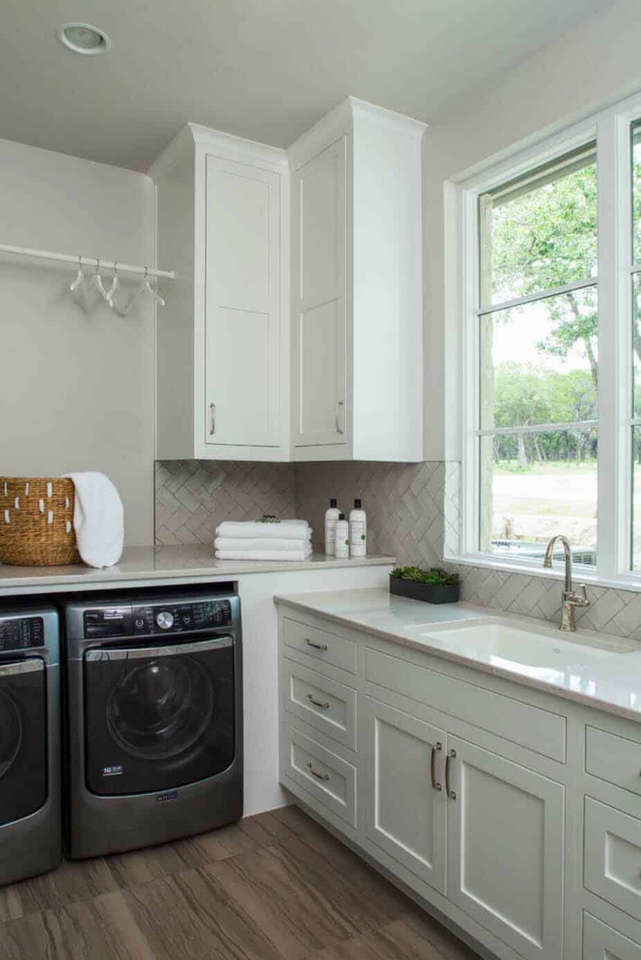 contemporary-laundry-room