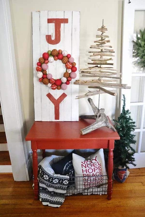 farmhouse-inspired-christmas-decor-diy-joy-sign