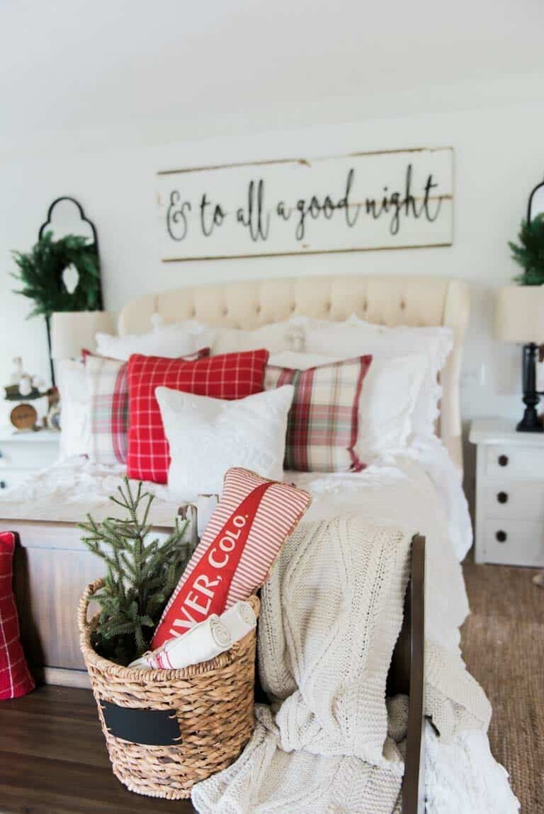 farmhouse-inspired-christmas-decorated-cozy-bedroom