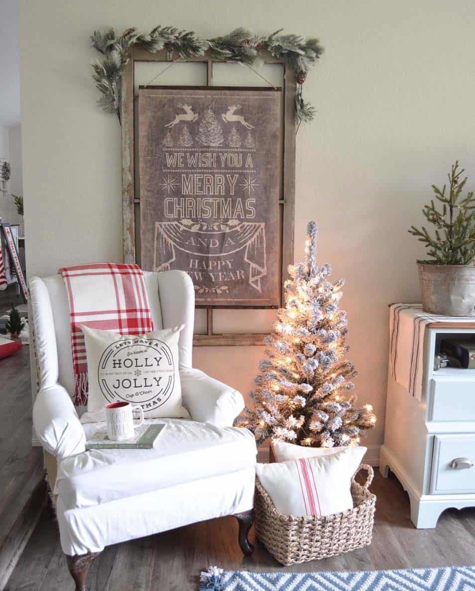 farmhouse-inspired-christmas-decorated-living-room