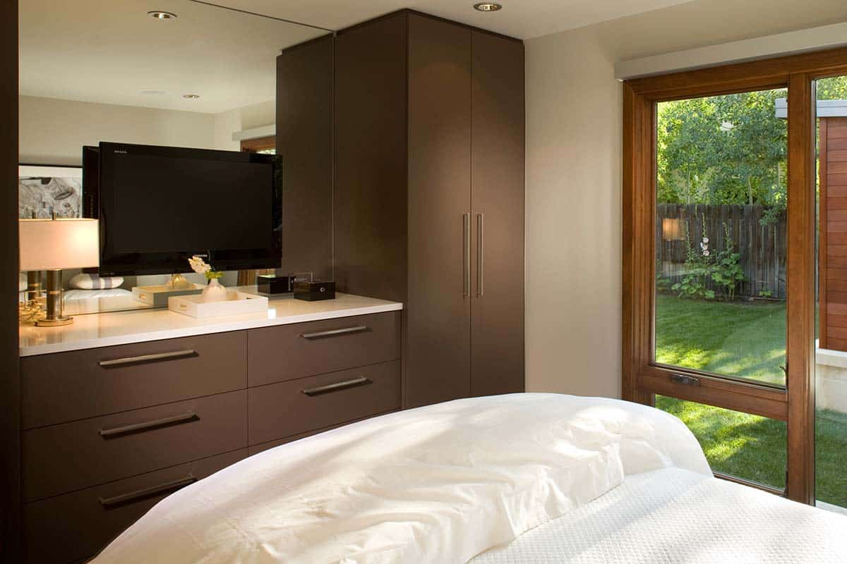 ranch-contemporary-bedroom