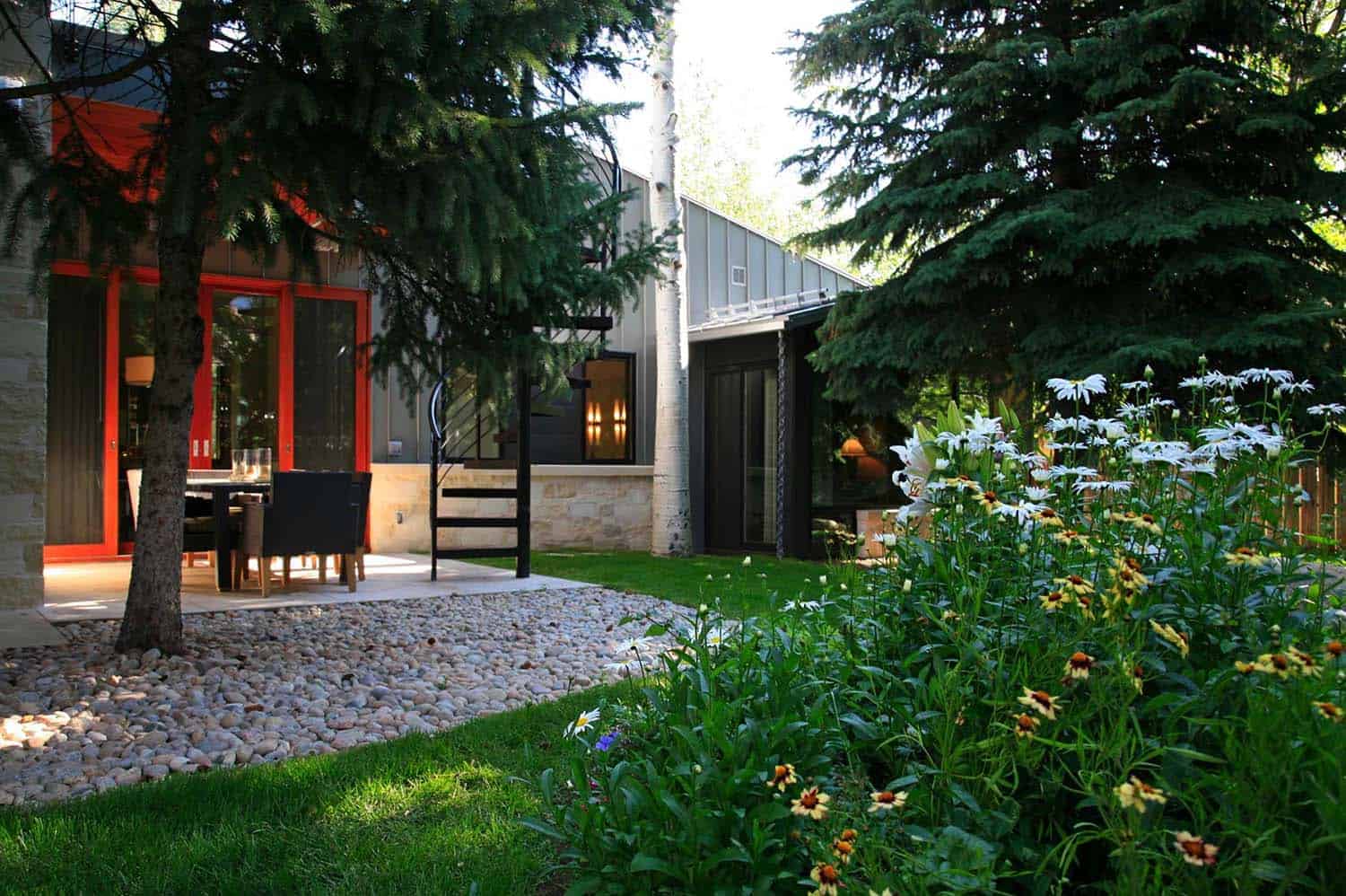 ranch-contemporary-patio