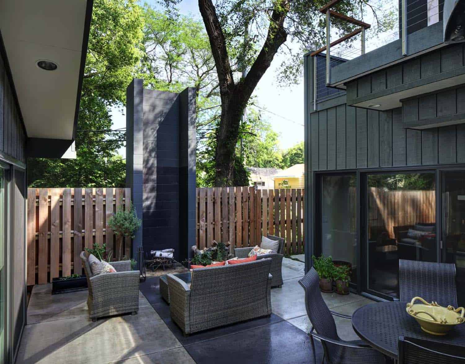 courtyard-house-contemporary-patio