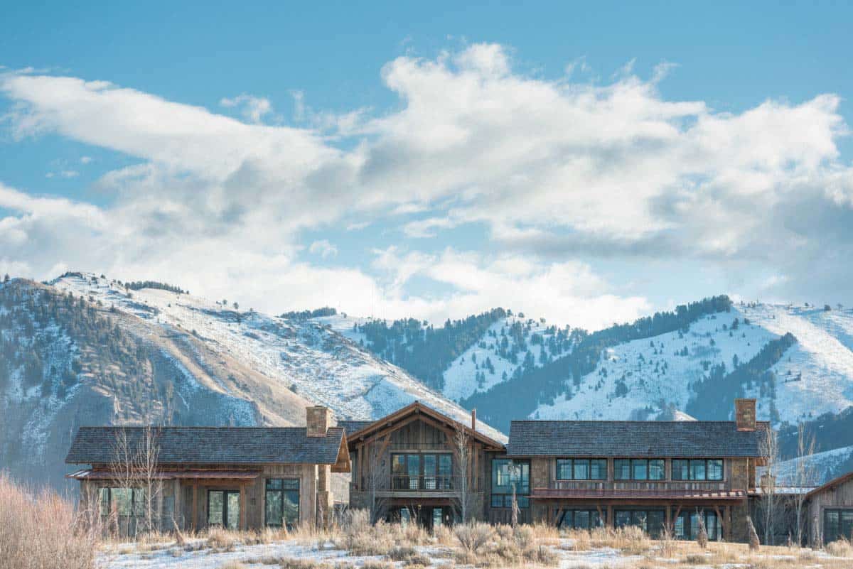 mountain-modern-home-exterior