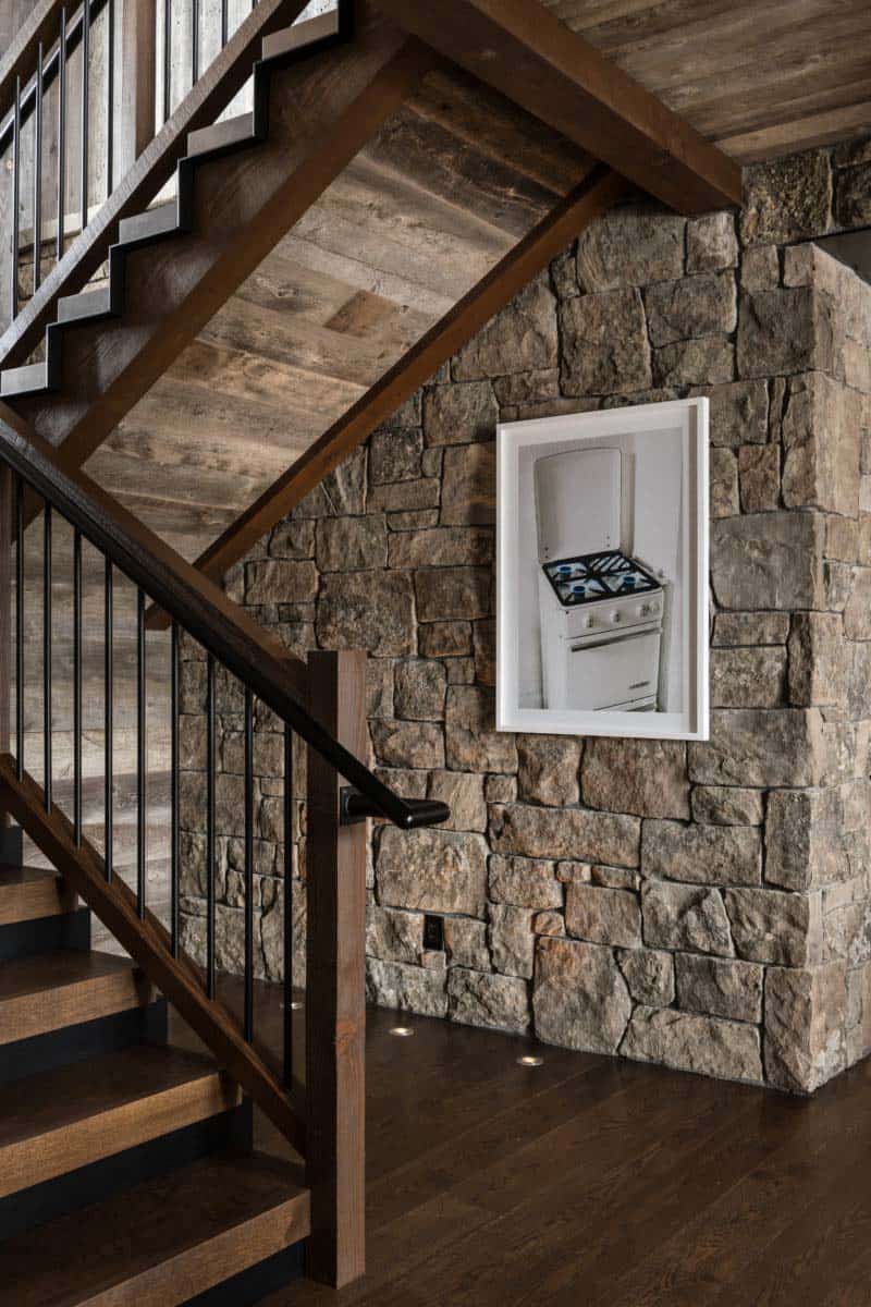 mountain-modern-staircase