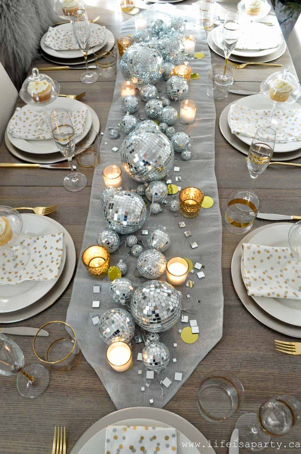 20 Fabulous Decor Ideas For The Ultimate New Year's Eve Party