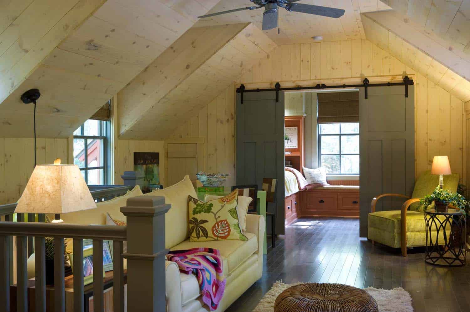 cottage-rustic-family-room